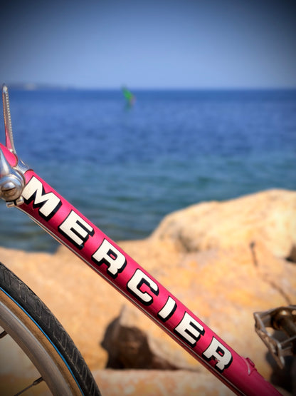 Icône Riviera – Mercier Vintage Rose Signature